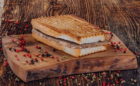 Kıymalı Kaşarlı Tost