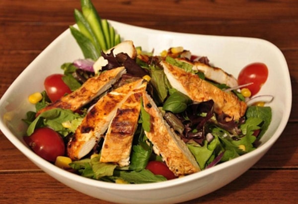 Izgara Tavuk Salata